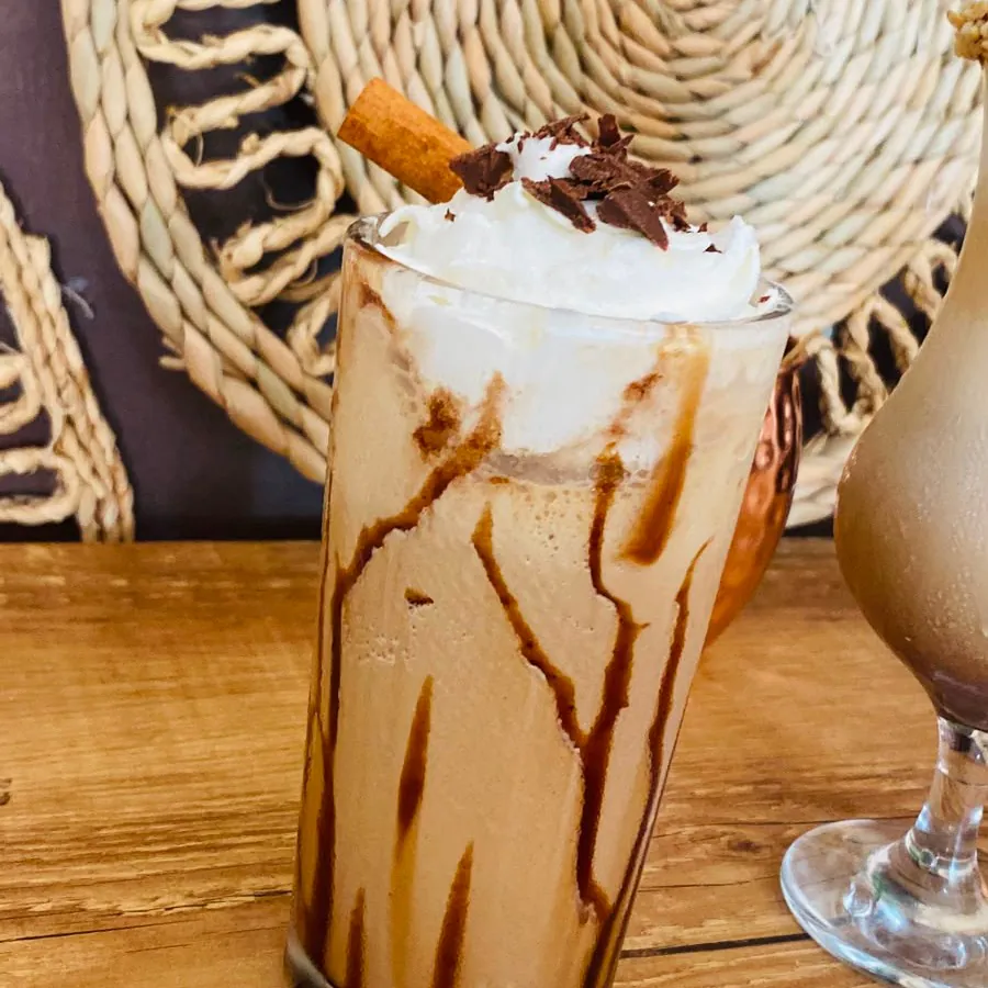Frappuccino com chantilly e doce de leite